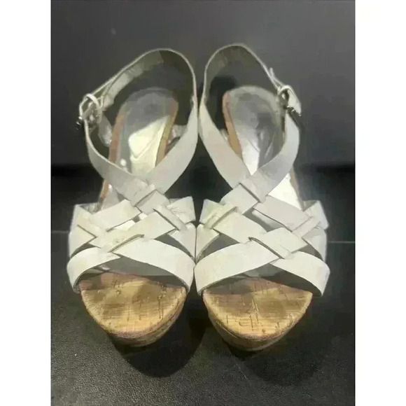 GUESS WOMEN'S WHITE LEATHER WEDGE SANDALS SIZE 6.5 - Picture 1 of 6